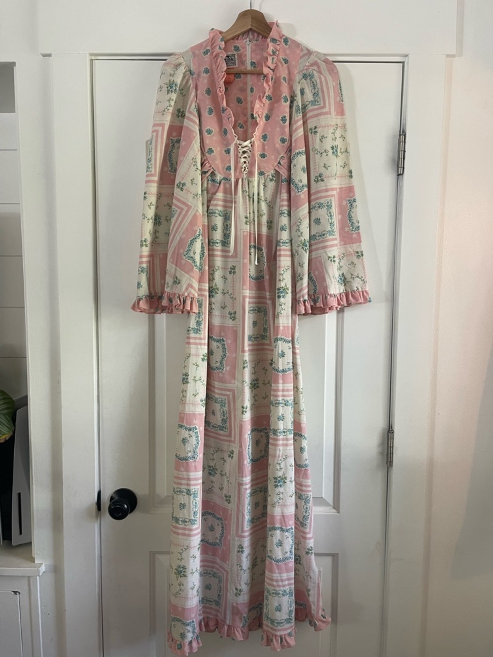 Rare Vintage 1960s Trivia by Charm of Hollywood Floral Maxi Dress - 9/10 - Picture 1 of 8